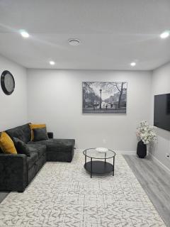 Cozy on Baywater Modern 2 bedroom apartment suite - 0