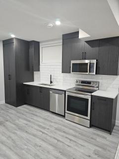 Cozy on Baywater Modern 2 bedroom apartment suite - 9