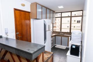 Apto Enseada Espaçoso - 8