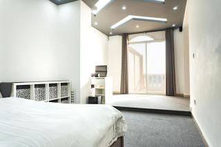 Luxury 5BR Villa with Private Pool & Lagoon Views - 2