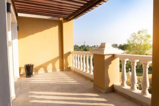 Luxury 5BR Villa with Private Pool & Lagoon Views - 8