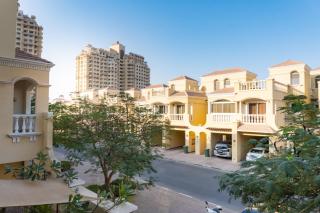 Luxury 5BR Villa with Private Pool & Lagoon Views - Ras al-Khaimah - 8