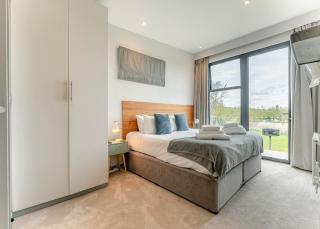 Swanborough Lakes Luxury Lodges - 4