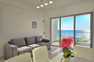 Brisa Del Mar Beachfront Apartment 115 - Happy Rentals - 9