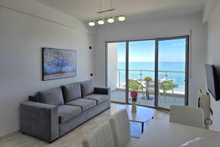 Brisa Del Mar Beachfront Apartment 115 - Happy Rentals - 4