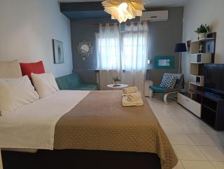 Trykonos Thessaloniki - City Garden Studios - Easy Parking & Walk to Center - Close to HELEXPO & University - 4