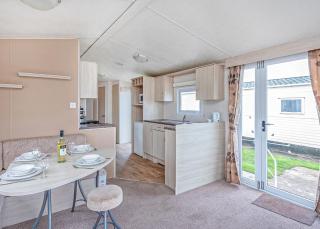 Lido Beach - Prestatyn - 5