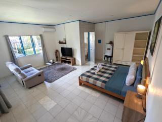 Crazy Bears Guesthouse - 8