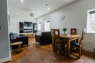 Hull City Centre Spacious Apartment - Business & Leisure stays - 9