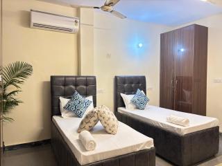 Hotel Divine India Near Expo Center - 5