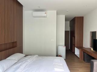 J&P Hotel Sriracha - 7