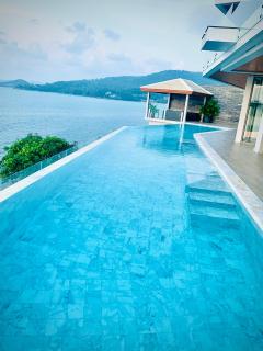 Cape Sienna Villa 4-Oceanfront 5-Bedroom Luxury Villa with 22 m Infinity Pool - 0