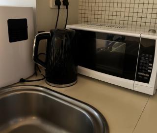 Modern Comfy Chic City Apartment in CBD Prime Spot - 4