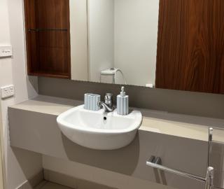 Modern Comfy Chic City Apartment in CBD Prime Spot - 1