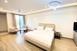 Luxury Studio at Monal Murree with Mountain Views - 9