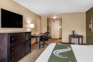 Quality Inn & Suites Quispamsis - 1