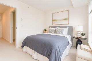 Premium Downtown Vancouver 3BR Townhouse with Private Entry - 4