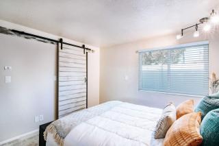 Unique DT UofU 2Bd and1Ba Duplex King Full Home - 5