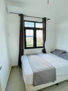 Sea View 2-Bedroom Apt, 10mins Walk to Beach - GBHC7 - The Vale - 2