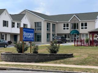 Rodeway Inn & Suites Hershey Chocolate Avenue - 9