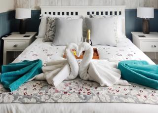 Otters Mead Boutique Lodges - 8