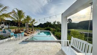 The Oiia Lakeview with Infinity Pool - 9