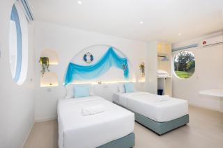 The Oiia Lakeview with Infinity Pool - 3