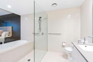 Circle on Cavill Apartments - Hosted by Wow Stay - No Parking Included - 3