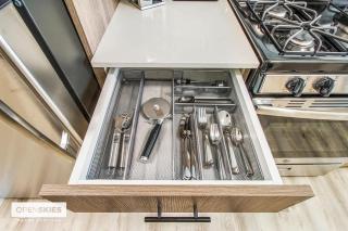 Elegant Downtown SLC Point King Bed 2 Bed 1 Bath - 2