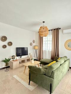 2-Bedroom Apt, 12mins Walk from Beach - LV10 - Flic-en-Flac - 0