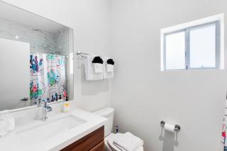 Modern Loft-Style Studio by DTPH Poolside Access - 9