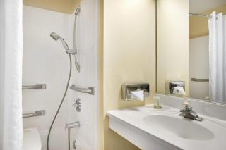 Super 8 by Wyndham Alton - 7