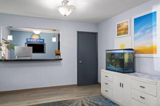 Days Inn by Wyndham Jamestown - 7