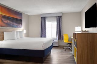 Days Inn by Wyndham Jamestown - 2