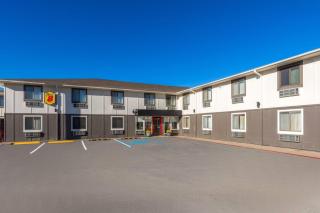 Super 8 by Wyndham Rock Port MO - 9