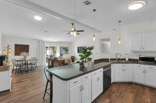 Oak Hollow Cottage - 1