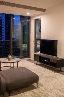 Balcony, Free Parking, Workspace, Shared Pool & Gym - 4