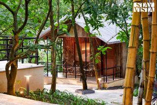 StayVista's Timber Cottage - Cozy Cottages with Indoor Games - Wādhiware - 0