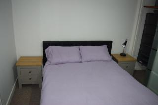 3-Bed Semi-Detached Perfect for Work & Family with Parking - 1