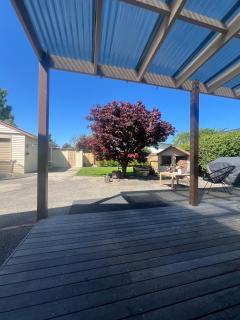 Chic 4 bedroom City Home with large Garden - 2