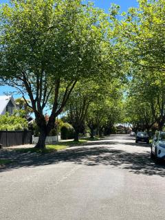 Chic 4 bedroom City Home with large Garden - 6