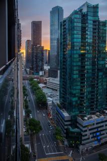 Balcony, Free Parking, Workspace, Shared Pool & Gym - 3