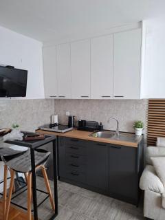 NS Urban Stay-Studio with Balcony and Free Parking - 8