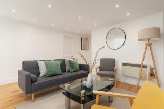 Wonderful 2 Bed Apartment in Camden - 9
