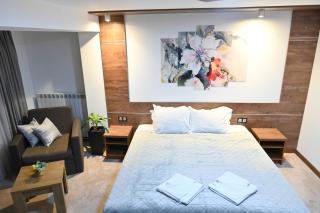 Hotel Rothmans-Breakfast - Free parking - Lobby - 3