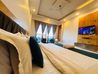 Hilltop Heaven With Scenic Mountain View - 1