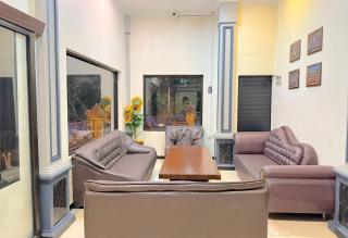 HR Hotel By Makati - 1