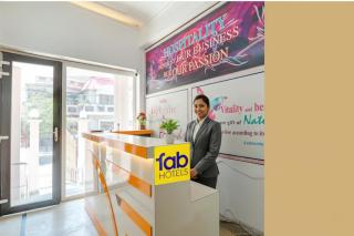 FabHotel Raka Inn - 8