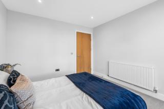 Cuffley Art Deco Flat - 8