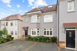 Cuffley Art Deco Flat - 1